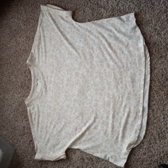 Wonderland Studio Plus Size Top NWT - Picture 2 of 7